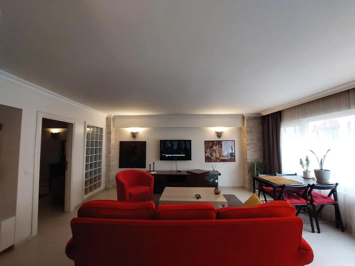 Spacious Apartment On Istiklal Avenue اسطنبول